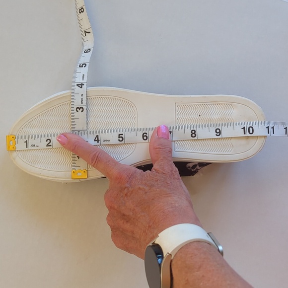 Fringed Skull Lace-Up Canvas Sneakers EU 41 Black White - Picture 16 of 16